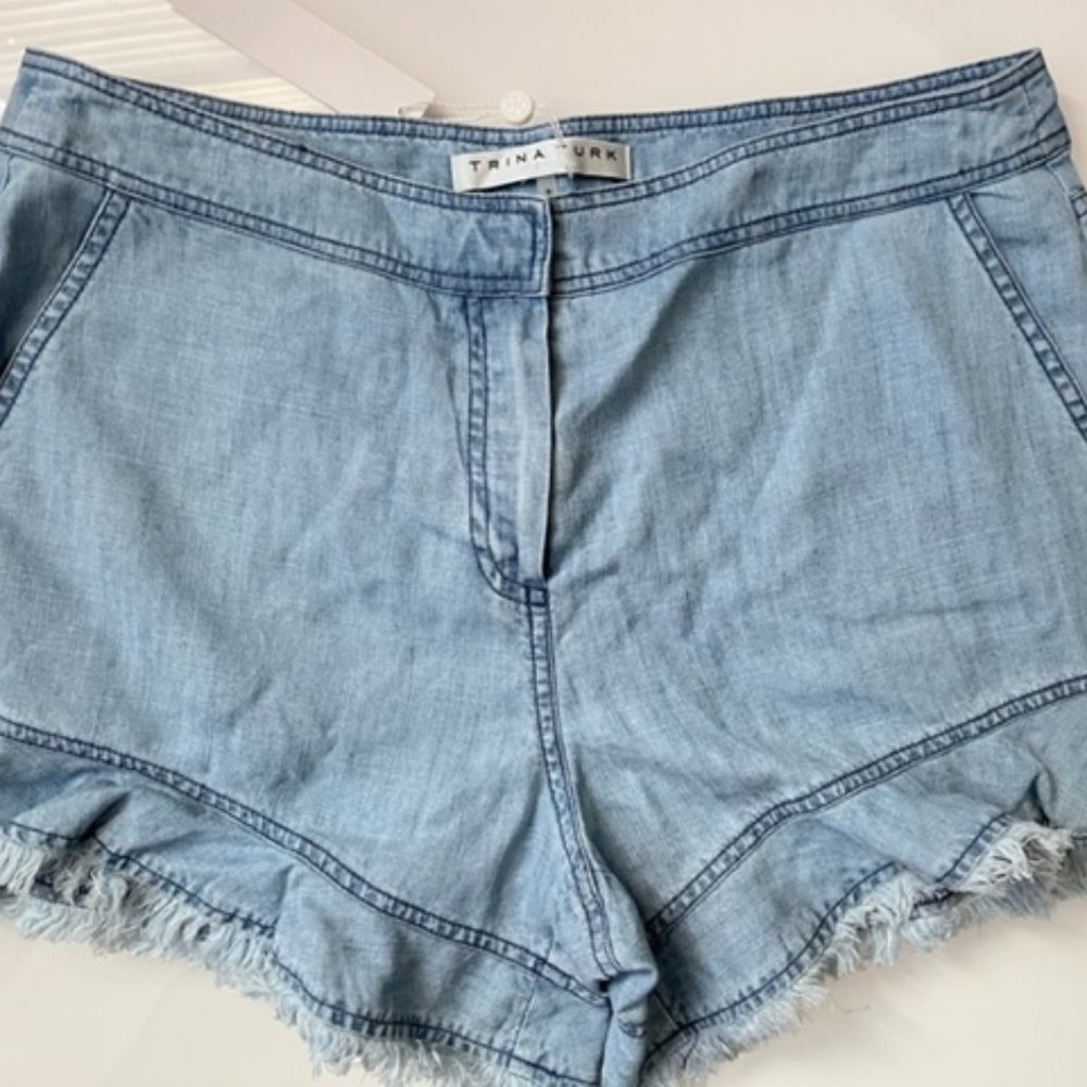 Trina Turk Chambray rayed shorts